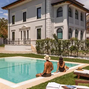 Livia Valeria Palace Italia