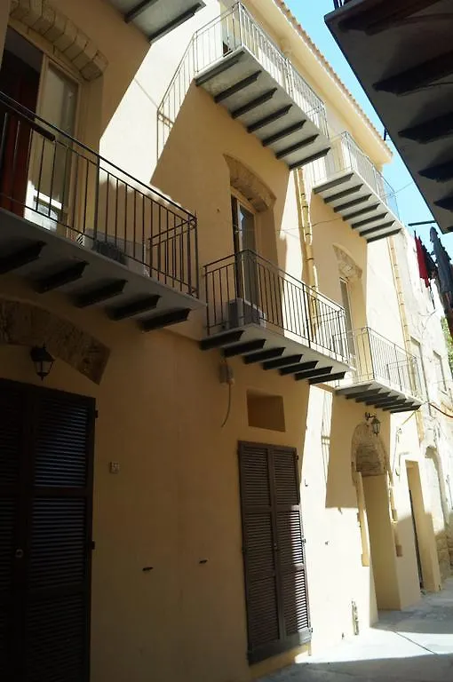 Bed and Breakfast Khalisah Palermo 2*,