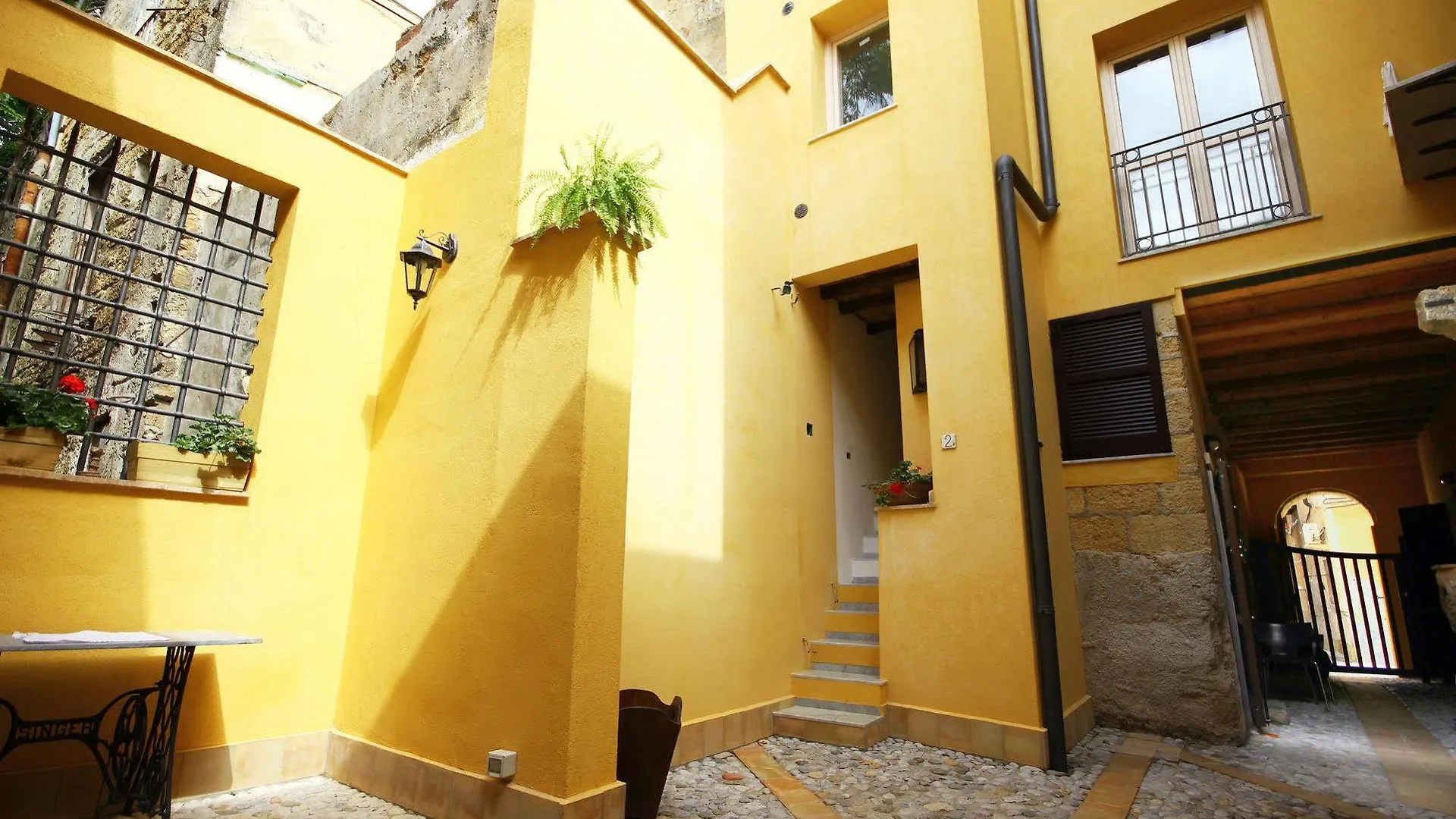 Bed and Breakfast Khalisah Palermo 2*,